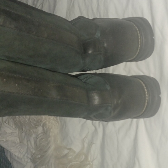 Ugg boots tall - Picture 2 of 3